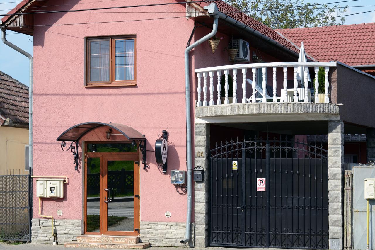 Citadel Hostel อัลบายูเลีย ภายนอก รูปภาพ