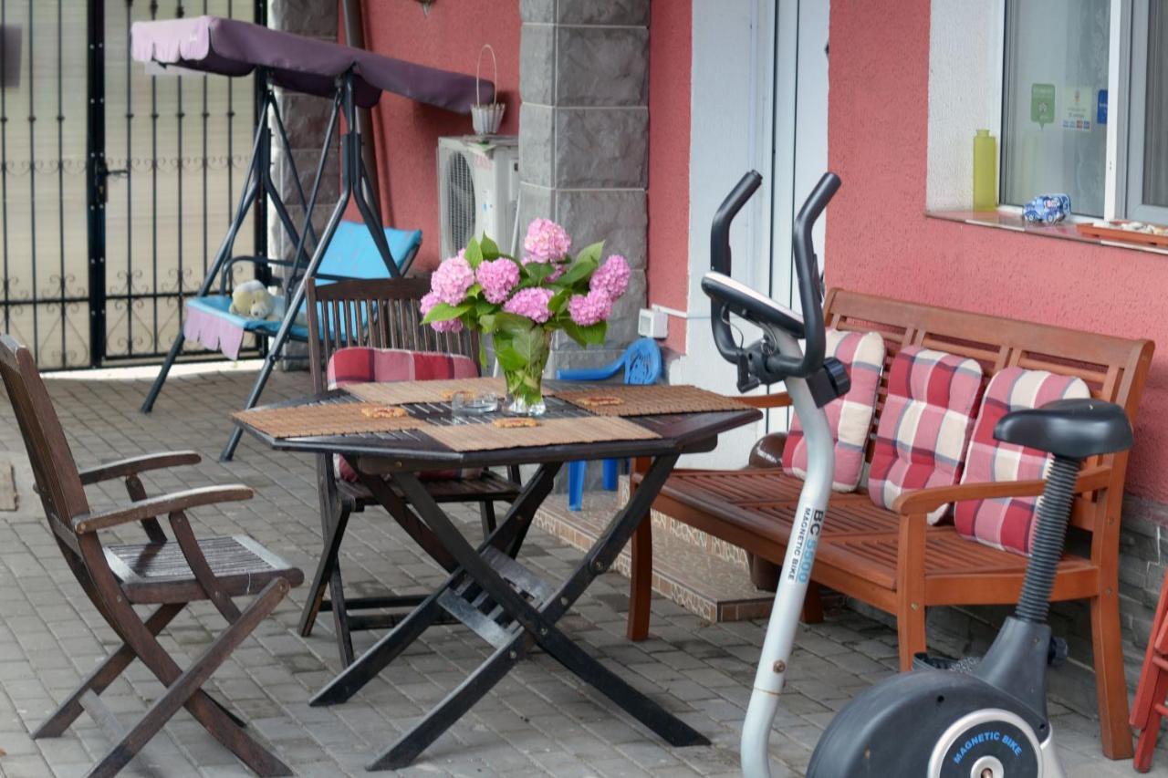 Citadel Hostel อัลบายูเลีย ภายนอก รูปภาพ